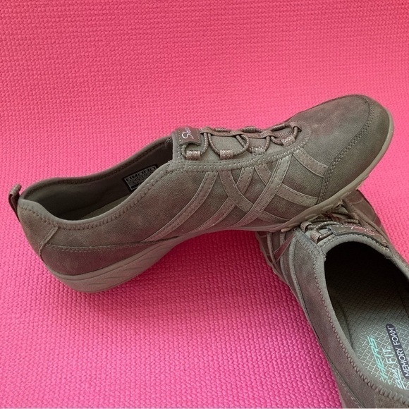 SKECHERS Relaxed Fit Women's Shoes Size 10 Air-Cooled Memory Foam Dark Taupe - Picture 6 of 9
